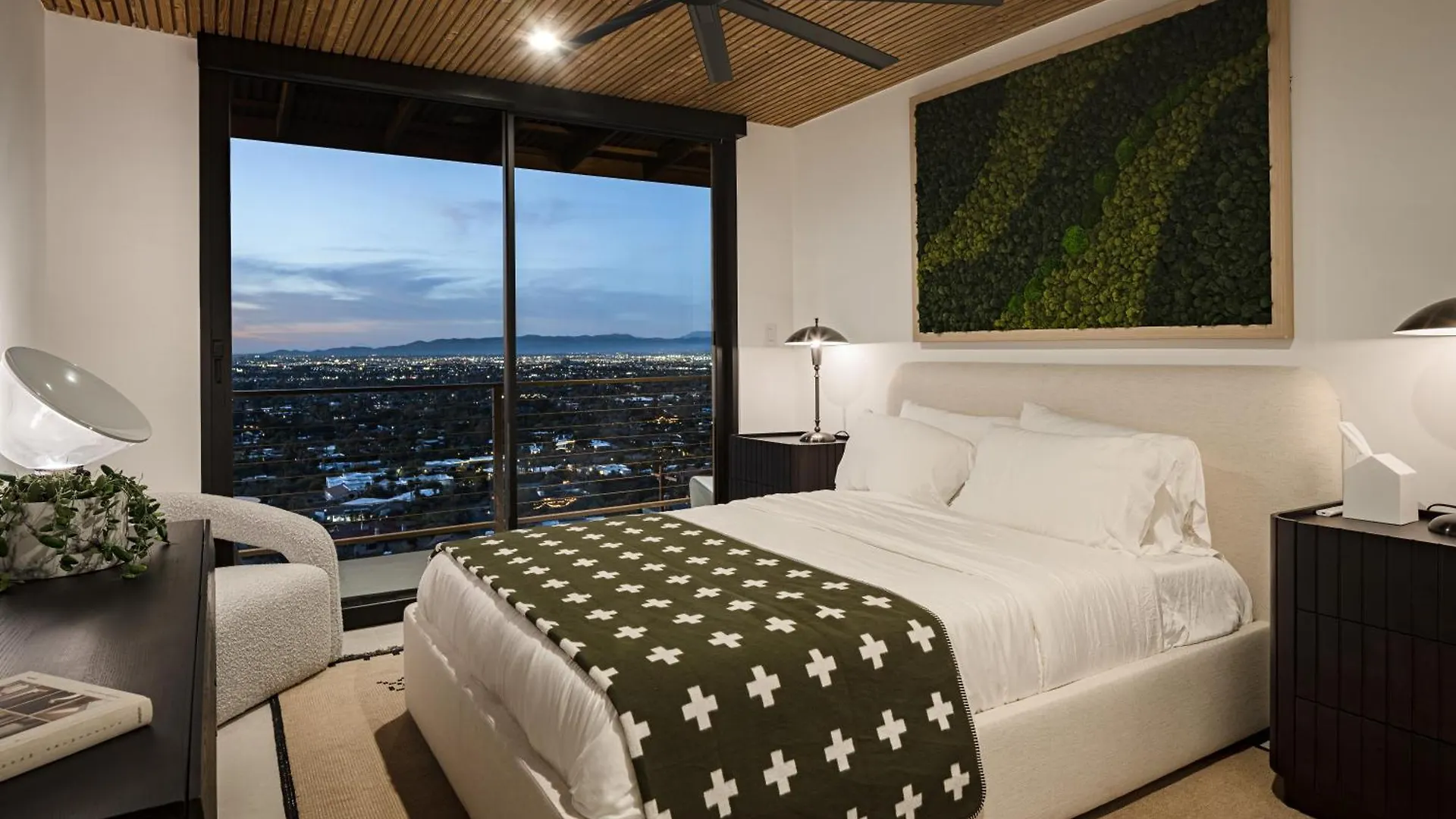 Stay Skyeview - Camelback Mountaintop Oasis Phoenix